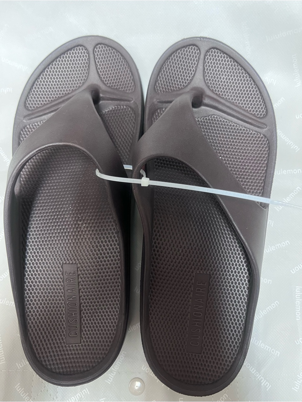 Cushionaire Brown Textured Foam Sole Sandals